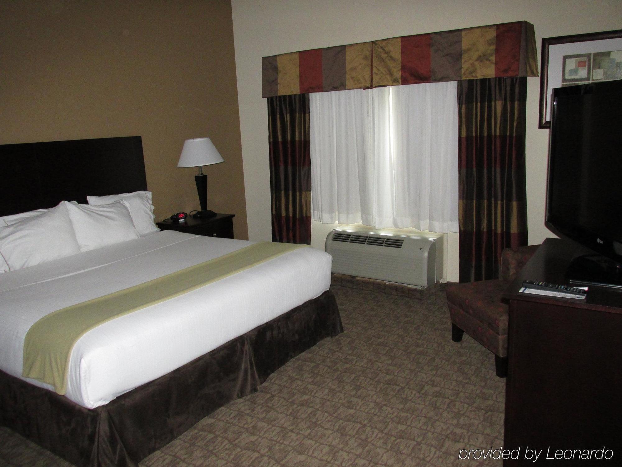 Holiday Inn Express And Suites Wheeling By Ihg Triadelphia Exterior foto